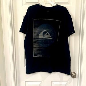Quicksilver black tee